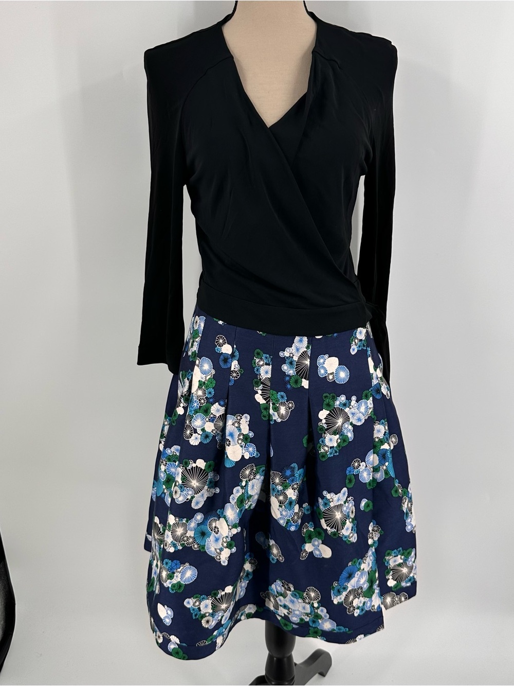 Diane Von Furstenberg DVF Jewel Silk Wool Wrap Dress‎ 14 Black Blue Floral Tie